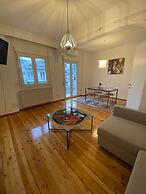 Modern, Centrally Located Apartment
