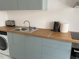Modern, Centrally Located Apartment
