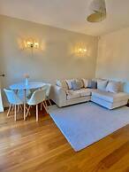 Impeccable 3-bed House in Thames Ditton