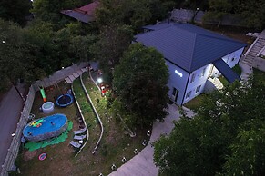 Serenity Likani Villa Hotel