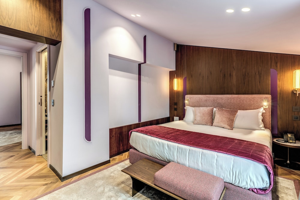 THE STEPS Hotel - by Eitch Collection