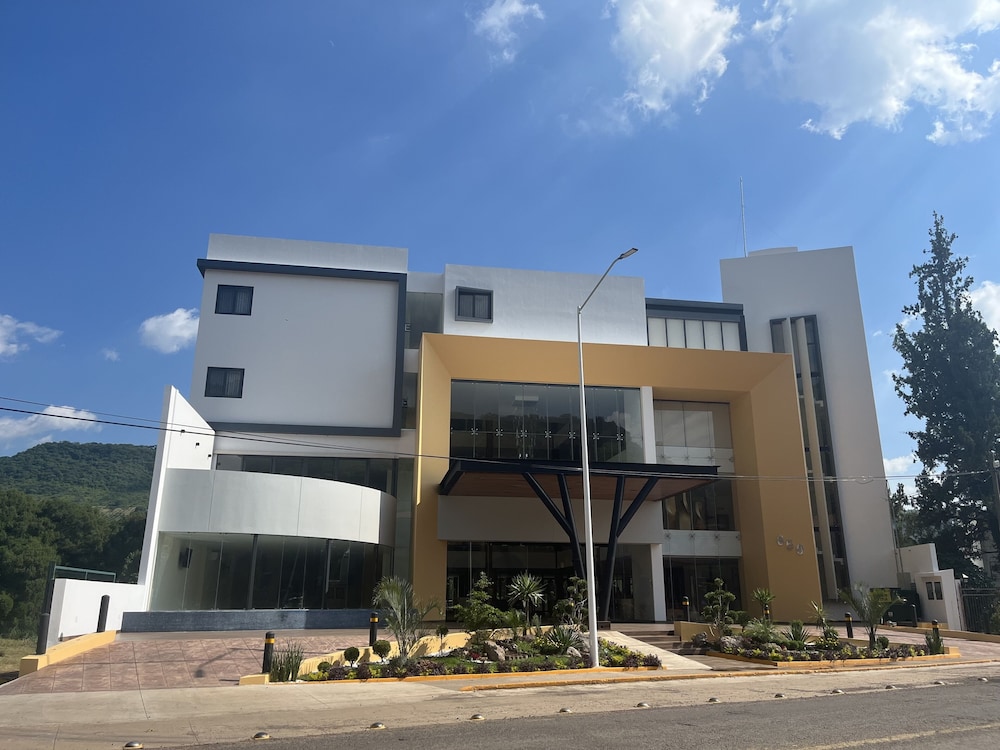 Hotel Cinco Diamantes