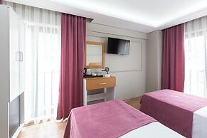 Ria Suites Hotel