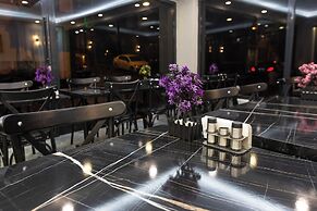 Ria Suites Hotel