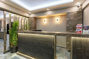 Ria Suites Hotel