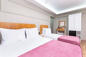 Ria Suites Hotel