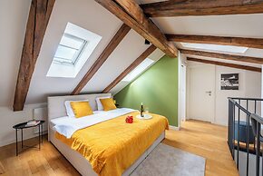 Modern 3 bedrooms apartment with AC