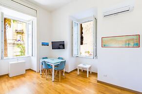 San Luigi Cozy Flat - Private Parking