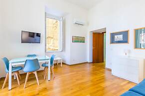 San Luigi Cozy Flat - Private Parking