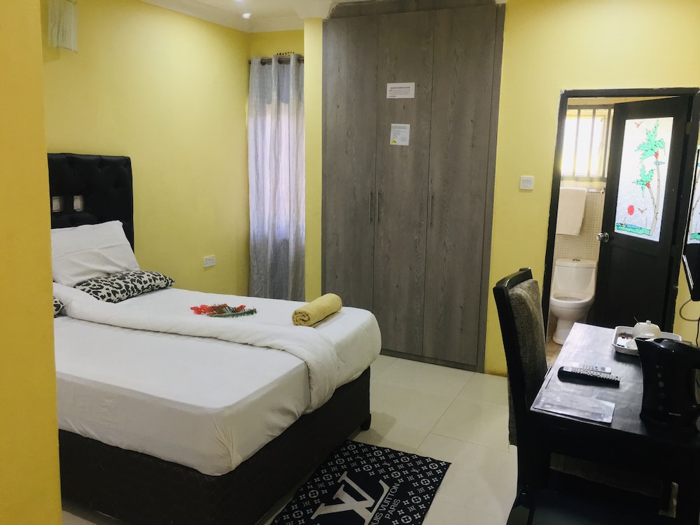 Golden Hills Lodge