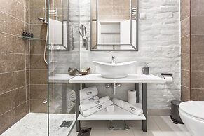 SuperB Luxury Suites