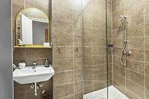 SuperB Luxury Suites
