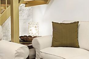 SuperB Luxury Suites