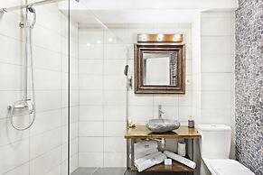 SuperB Luxury Suites