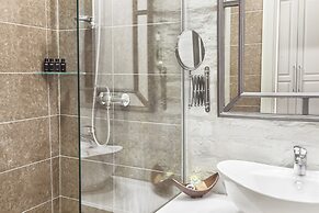 SuperB Luxury Suites