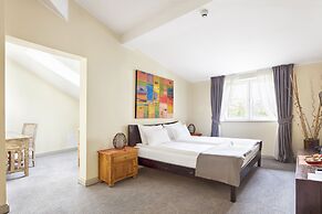 SuperB Luxury Suites