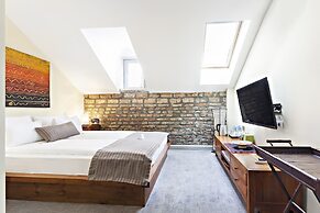 SuperB Luxury Suites