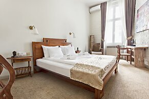 SuperB Luxury Suites