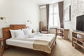 SuperB Luxury Suites
