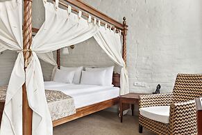 SuperB Luxury Suites