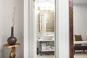 SuperB Luxury Suites