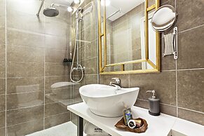 SuperB Luxury Suites