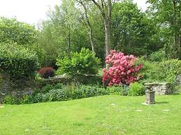 Charming 3-bed Cottage in Llandysul