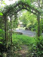 Charming 3-bed Cottage in Llandysul