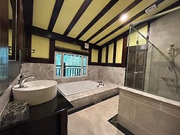 Senboard Manor