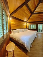 Senboard Manor
