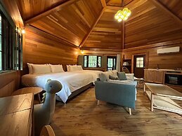 Senboard Manor