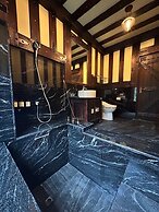 Senboard Manor