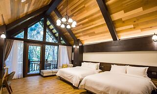 Senboard Manor
