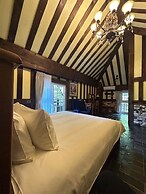 Senboard Manor