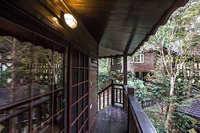 Senboard Manor