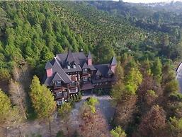 Senboard Manor