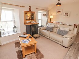 Daffodil Apartment