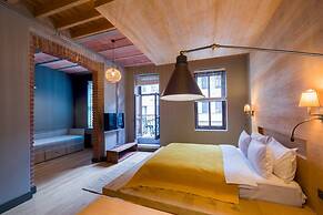 Art Pera Suites