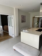 Beautiful 5-bed House in Walsall
