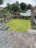 Beautiful 5-bed House in Walsall
