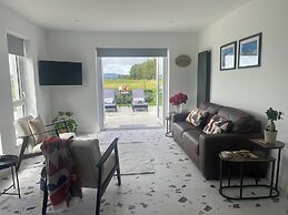 Sunset Cottage - Sleeps 6 - Parking - Garden