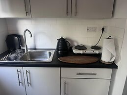 Remarkable Cozy 1-bed Studio in Romford London Uk