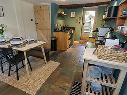 Flora Cottage