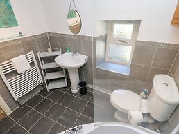 Flora Cottage