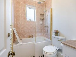 Romantic 1-bed House in Whitstable Real gem !