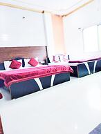 Goroomgo New Ashiyana Palace Varanasi