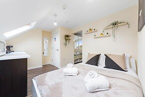 Remarkable 2 Double Bed Ensuite Room Isleworth TW7