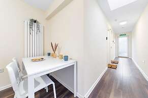 Remarkable 2 Double Bed Ensuite Room Isleworth TW7