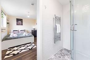 Remarkable 2 Double Bed Ensuite Room Isleworth TW7