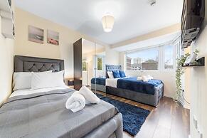 Spacious Sleeps 3 Ensuite Room In Twickenham TW7